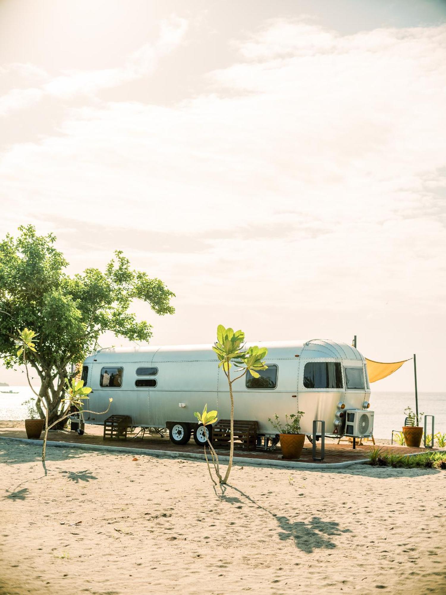 Hotel Camperisti Club Laiya San Juan  Zewnętrze zdjęcie